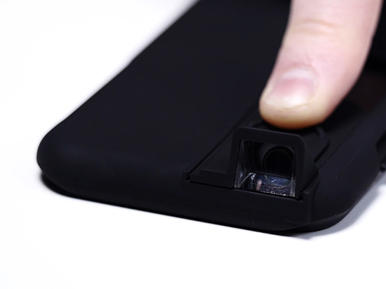 美女們請小心這種iPhone手機套！它偷拍你很方便