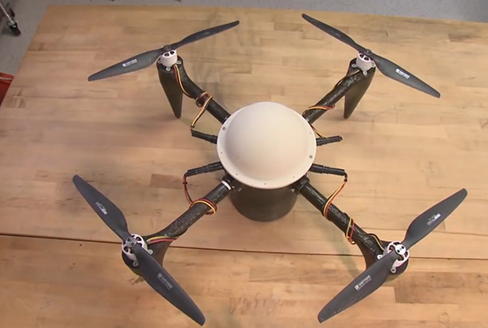 視頻：能飛天也能潛水！這架無人機有點強