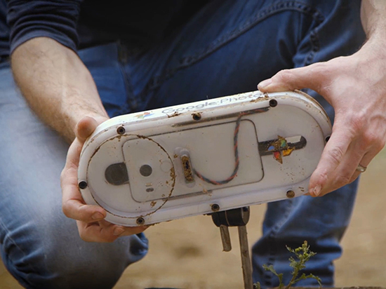 視頻：Google將手機扔給動物自拍 結(jié)果動物們懵了