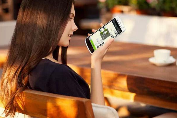 Talk客：你為什么一邊嫌棄微信和朋友圈 一邊又放不下？