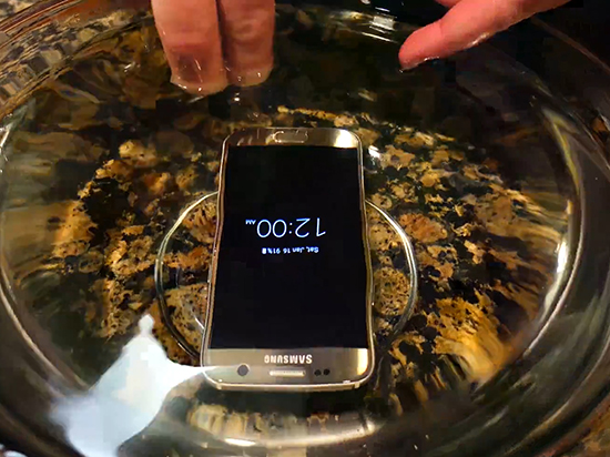 視頻:三星S7到底有多強?冰封+高空暴摔都沒事