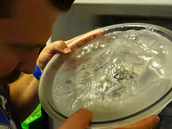 視頻:三星S7到底有多強?冰封+高空暴摔都沒事