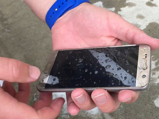 視頻:三星S7到底有多強?冰封+高空暴摔都沒事