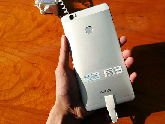 大屏旗艦，榮耀發(fā)布NOTE8/暢玩5等4款新品