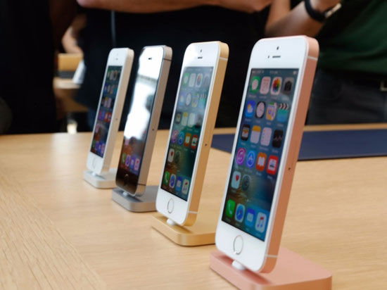 iPhone SE銷(xiāo)量看漲 卻被指影響蘋(píng)果整體業(yè)績(jī)