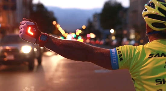 騎車轉彎很危險？戴上這款手套可保平安