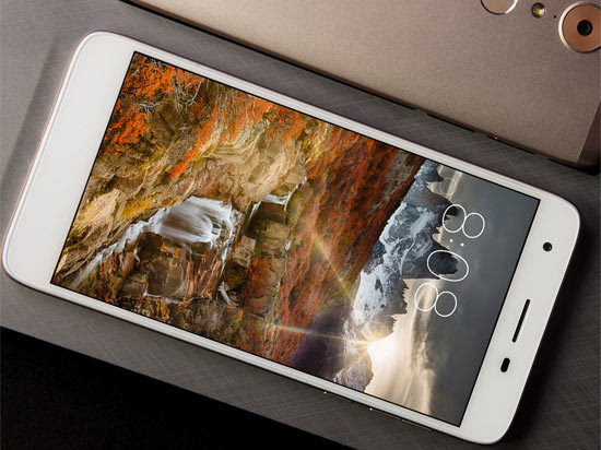 騰訊OS首款專屬手機(jī)發(fā)布 富可視藍(lán)鯨S1僅售999元