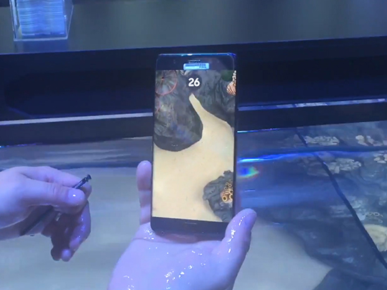 水中體驗(yàn)三星Note7+S Pen：能寫(xiě)字玩游戲