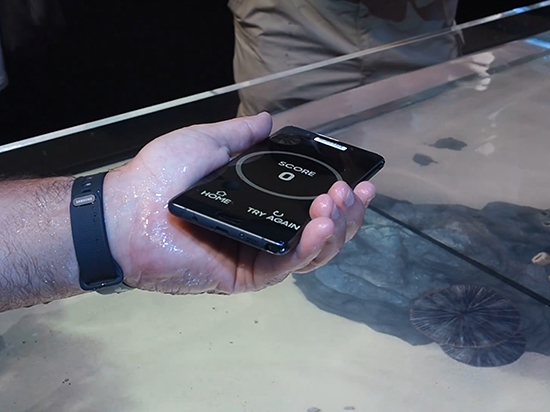 水中體驗(yàn)三星Note7+S Pen：能寫(xiě)字玩游戲