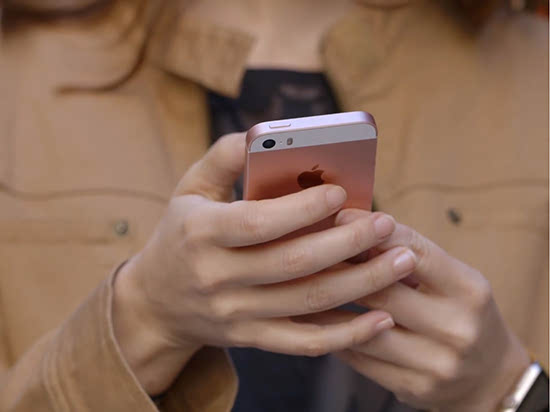 視頻:濃縮的悍將 蘋果iPhone SE測(cè)評(píng)