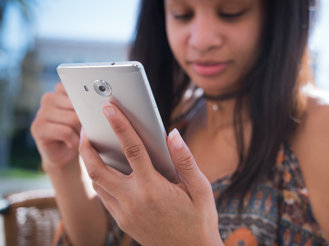 總算成功了！華為今年要把旗艦手機(jī)賣到美國(guó)