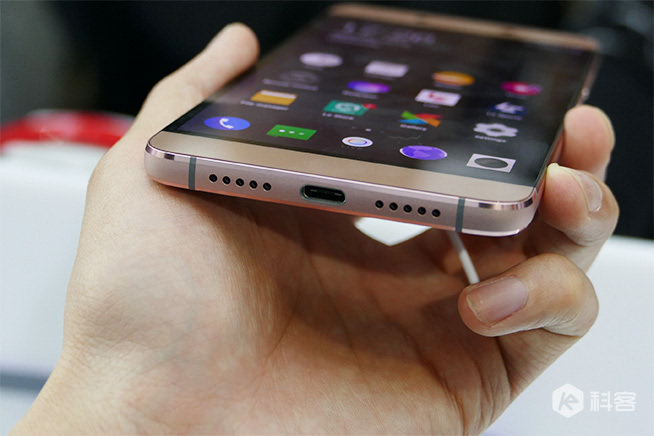 一個(gè)月發(fā)三款新機(jī)都不夠？魅族到底要干啥