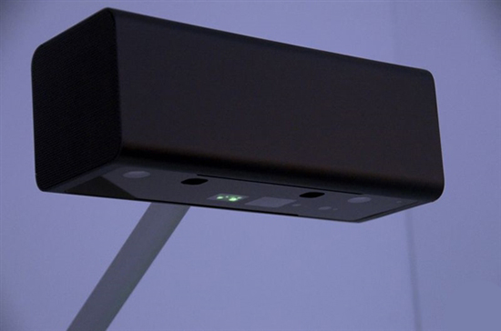 索尼黑科技投影儀:可以把桌面瞬間變成觸摸屏