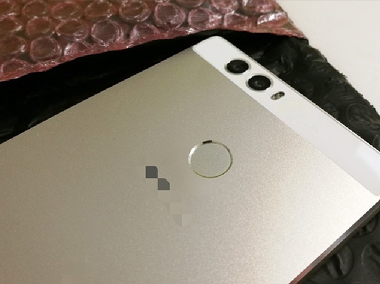 華為P9真機(jī)再現(xiàn)：徠卡雙攝像頭確認(rèn)！