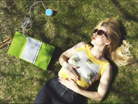 黑科技！這個記事本居然能隨時為你的手機充電