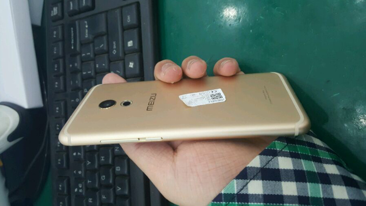 魅族PRO 6真機(jī)照徹底曝光，和小米5比誰更美？