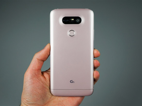 向蘋果學(xué)習(xí)？LG或?qū)⑼瞥鲂∑疗炫灆CG5 SE