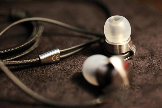 大勢所趨？iPhone 7為什么要用Lightning耳機口