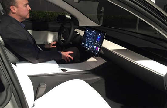 特斯拉Model 3太誘人了：內(nèi)飾設(shè)計堪比宇宙飛船