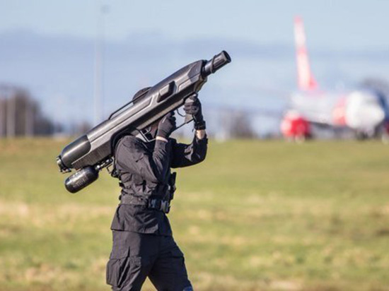 無人機(jī)亂飛怎么破？把它“捉”下來就行了