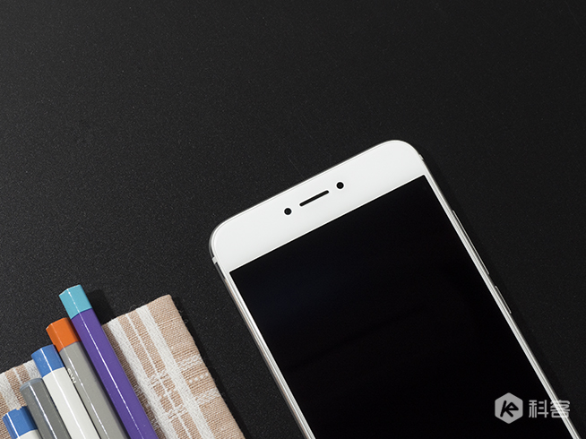 魅族PRO 6圖賞：10顆LED燈環(huán)閃才是最大亮點(diǎn)