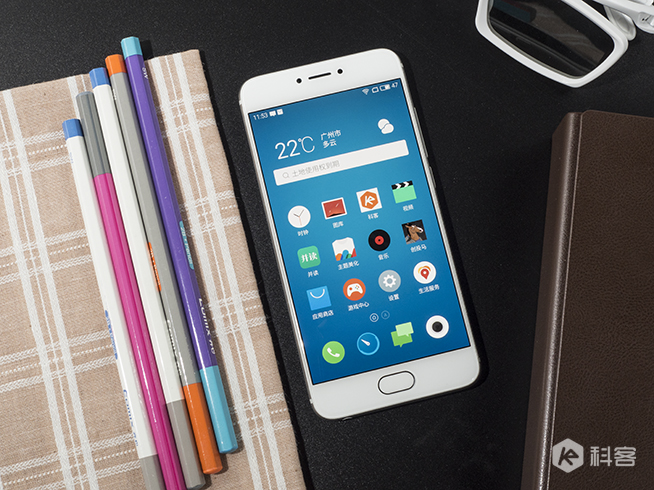 魅族PRO 6圖賞：10顆LED燈環(huán)閃才是最大亮點(diǎn)