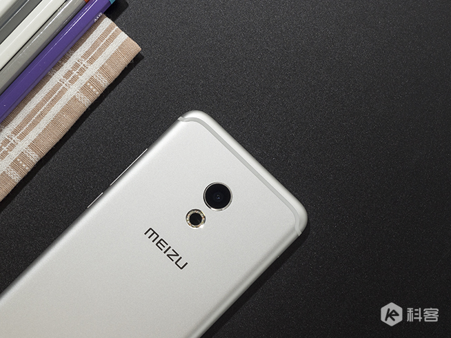 魅族PRO 6圖賞：10顆LED燈環(huán)閃才是最大亮點(diǎn)