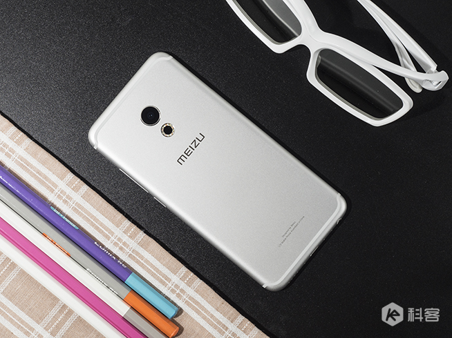 魅族PRO 6圖賞：10顆LED燈環(huán)閃才是最大亮點(diǎn)