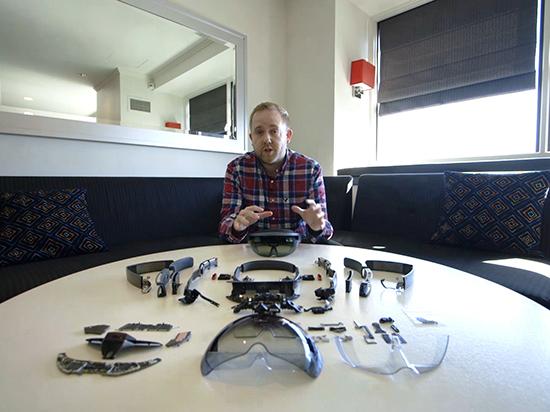 視頻:微軟Hololens全息眼鏡拆解 這做工也是沒(méi)誰(shuí)了