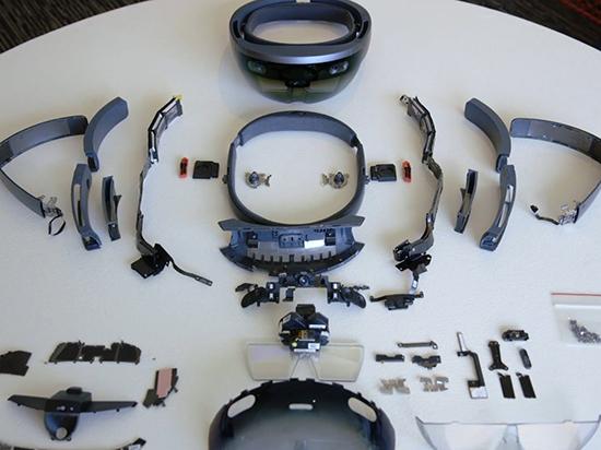 視頻:微軟Hololens全息眼鏡拆解 這做工也是沒(méi)誰(shuí)了