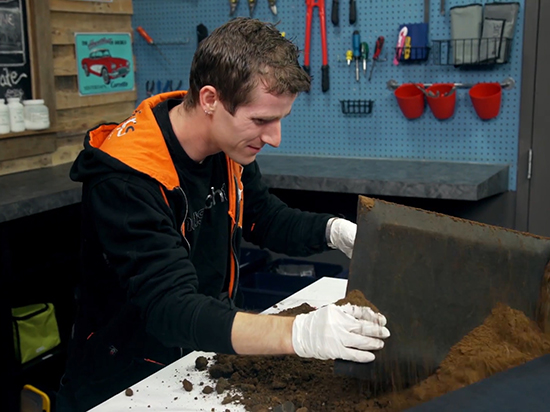 網(wǎng)紅打開英特爾神秘盒子：結(jié)果很嚴(yán)肅