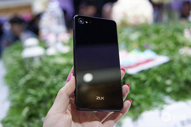有“錘味”的小屏旗艦，聯(lián)想ZUK Z2上手圖賞