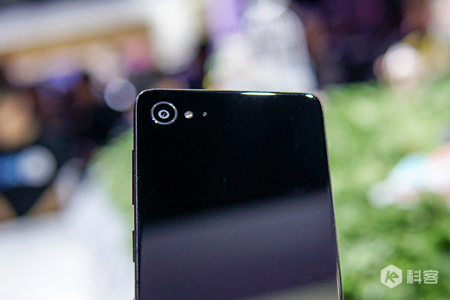 有“錘味”的小屏旗艦，聯(lián)想ZUK Z2上手圖賞