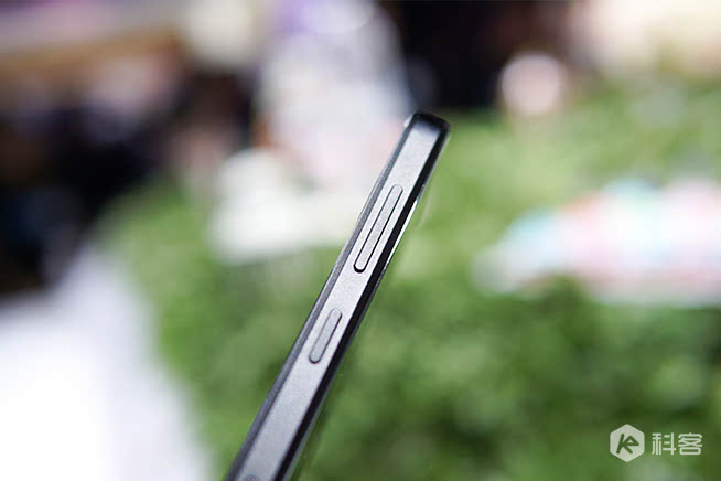 有“錘味”的小屏旗艦，聯(lián)想ZUK Z2上手圖賞