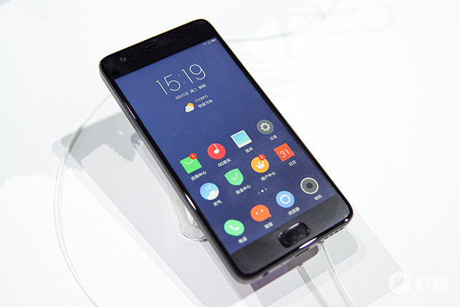 有“錘味”的小屏旗艦，聯(lián)想ZUK Z2上手圖賞