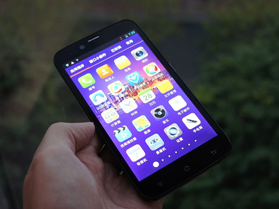 “價(jià)格屠夫”神舟再造手機(jī) 有點(diǎn)嚇到了