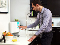 記性不好不要緊，智能藥盒會準時叫你吃藥