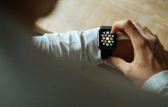 Apple Watch去年收入趕超勞力士，第二代能否延續(xù)強勢？