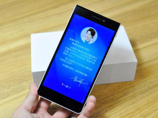 售價(jià)超三千定位中高端？董明珠自曝格力手機(jī)2真機(jī)