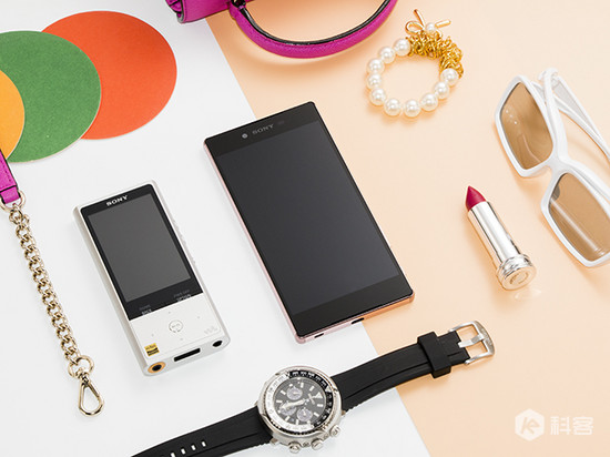 索尼Z5尊享版櫻花粉圖賞：看完請拿5499元來充值