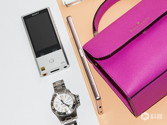 索尼Z5尊享版櫻花粉圖賞：看完請拿5499元來充值