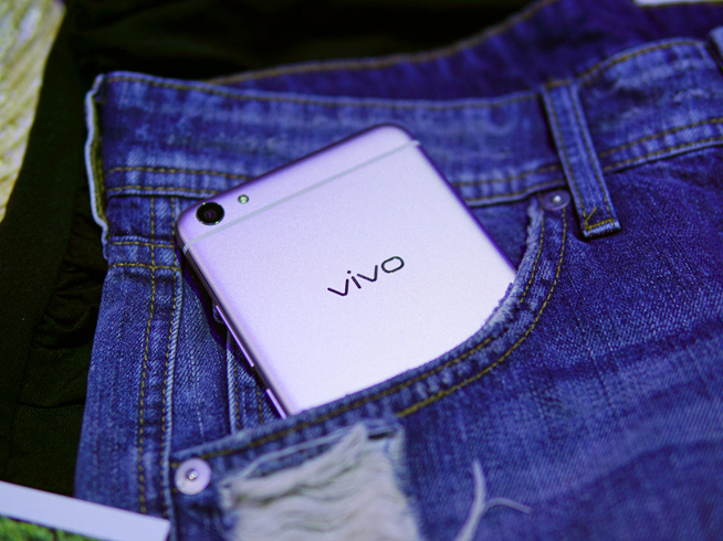 宋仲基終于現(xiàn)身 還帶來了vivo X7 Plus的售價(jià)