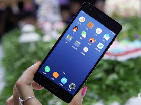 就算降到1799元 這些手機(jī)也不輸小米5