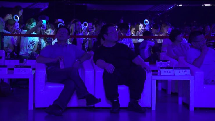 錘子要投奔樂(lè)視了？粉絲向羅永浩瘋狂吐槽