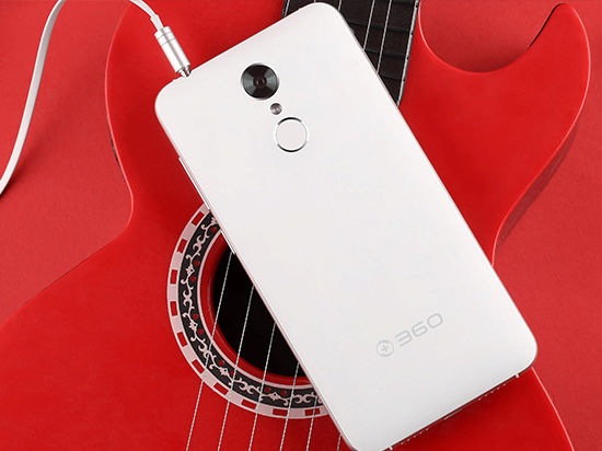360手機(jī)f4發(fā)布：599元起，秒殺紅米魅藍(lán)？