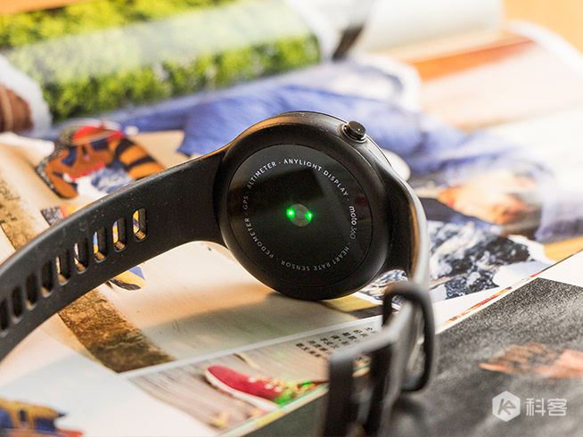 Moto 360 Sport體驗：顏值功能都不錯，但只是備胎之選