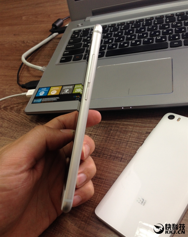 時(shí)尚最帥！魅族新旗艦PRO6真機(jī)完全曝光