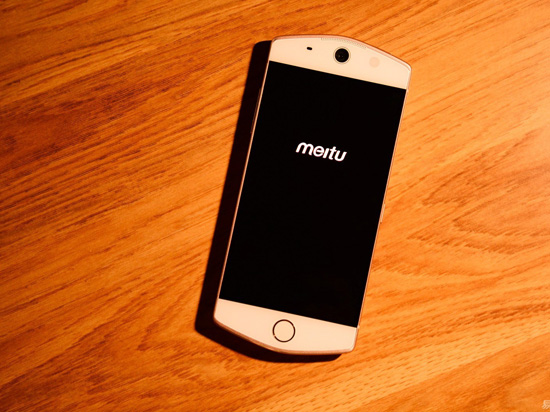 科客晚報：Pro版iPhone用雙曲屏？Nexus率先升安卓7.0