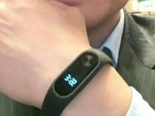 雷軍自爆小米手環(huán)2：配備了屏幕！