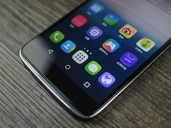 TCL這臺(tái)手機(jī)好瘋狂：竟有四個(gè)攝像頭？